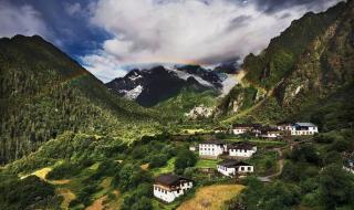 梅里雪山6月份有雪吗